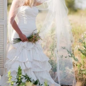 Vera Wang White Wedding Dress